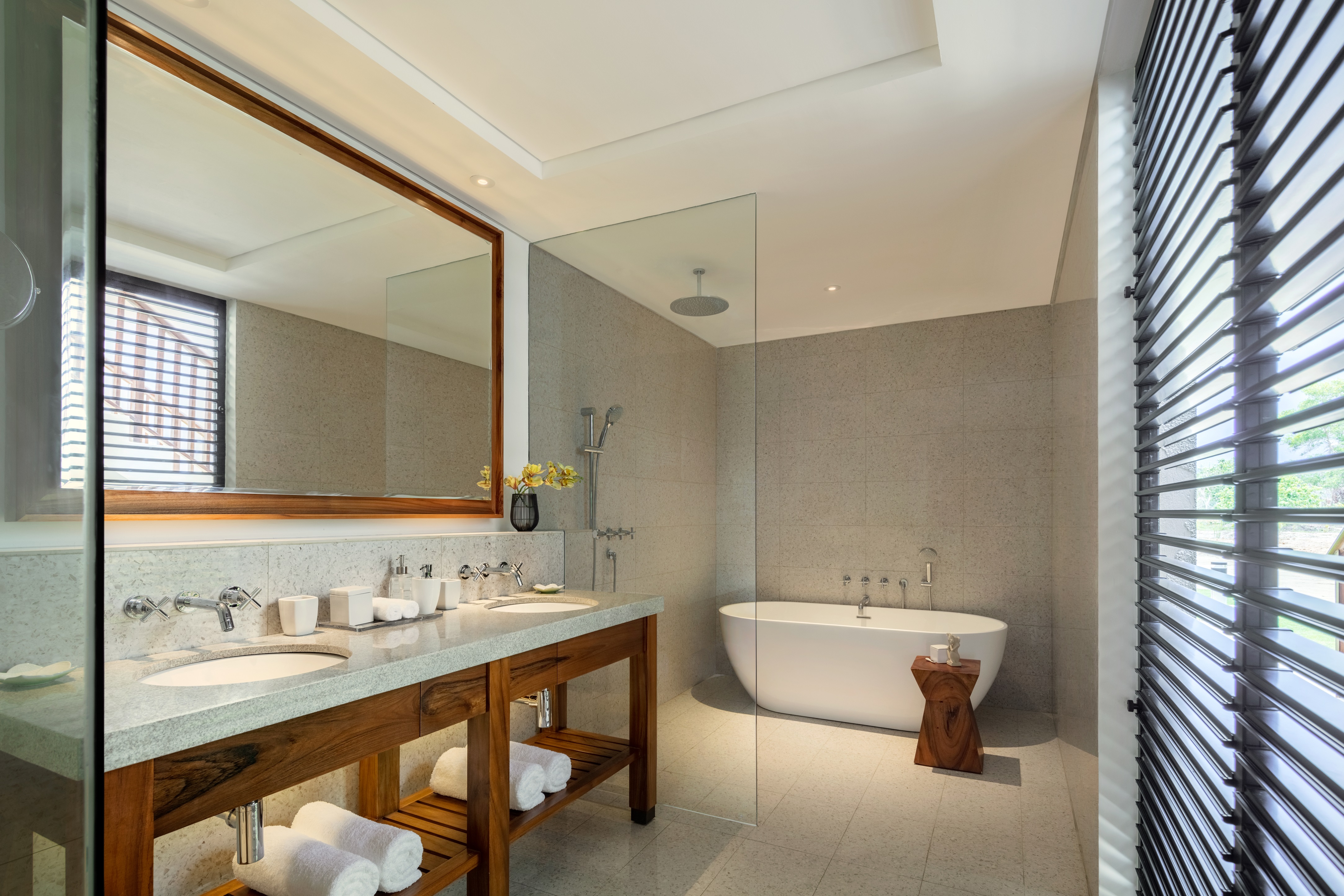 2 Bedrooms, Villa, Beach Front