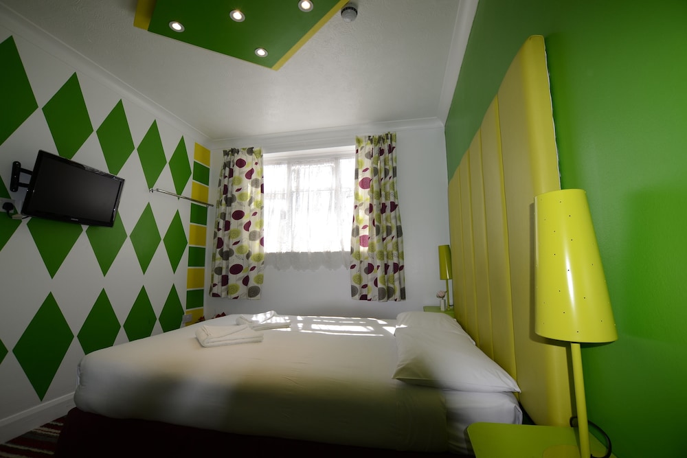 Park Hotel Ilford 28/67
