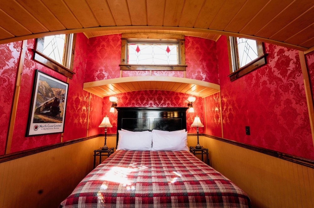 Chico Hot Springs Resort 38/50