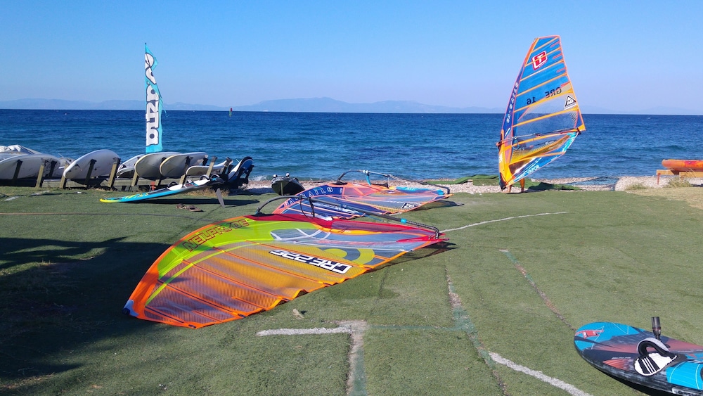 Sunrise Beach Hotel 51/53