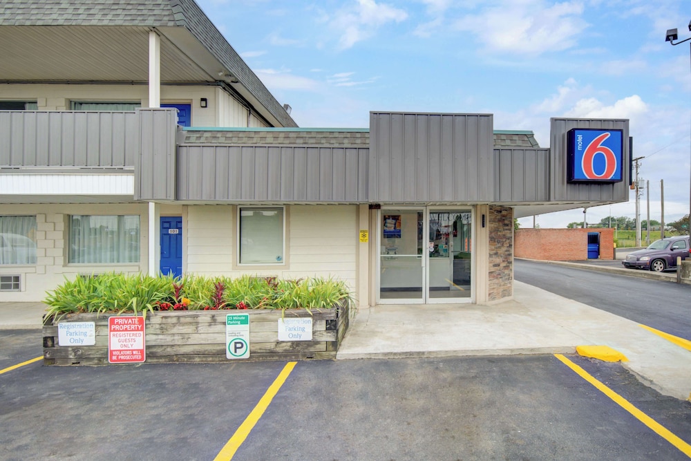 Motel6 Lima, OH 42/56