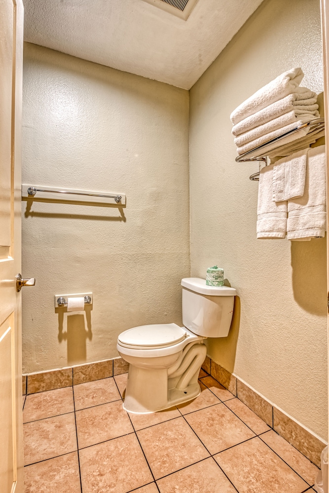 Hollywood City Inn 34/60