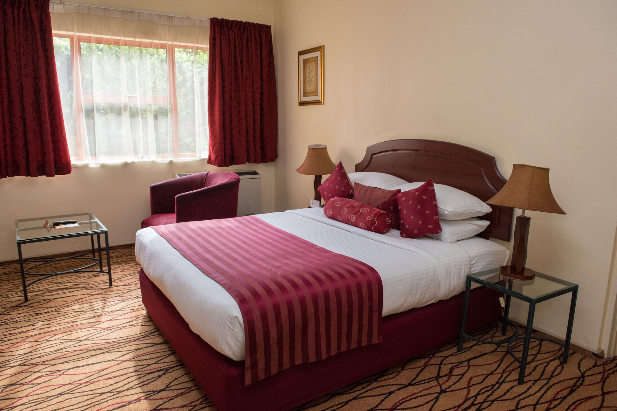 Superior, Queen Bed