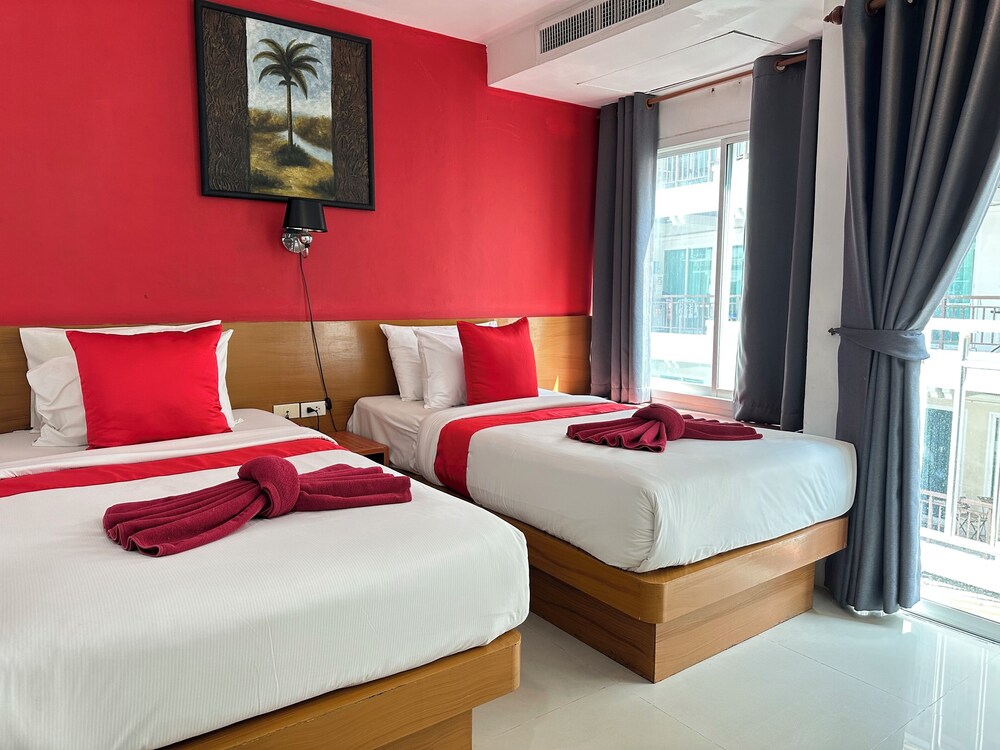 DELUXE, TWIN BEDS, BALCONY