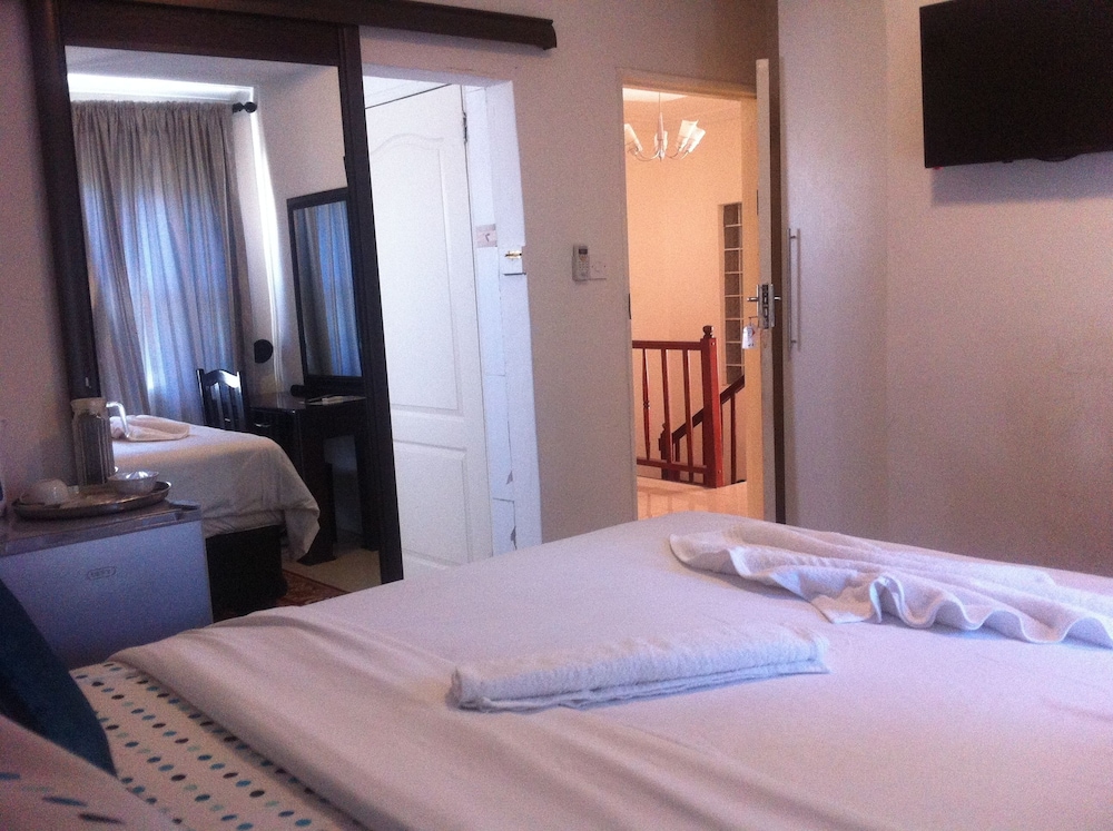 Upper Room Guest House 9/30