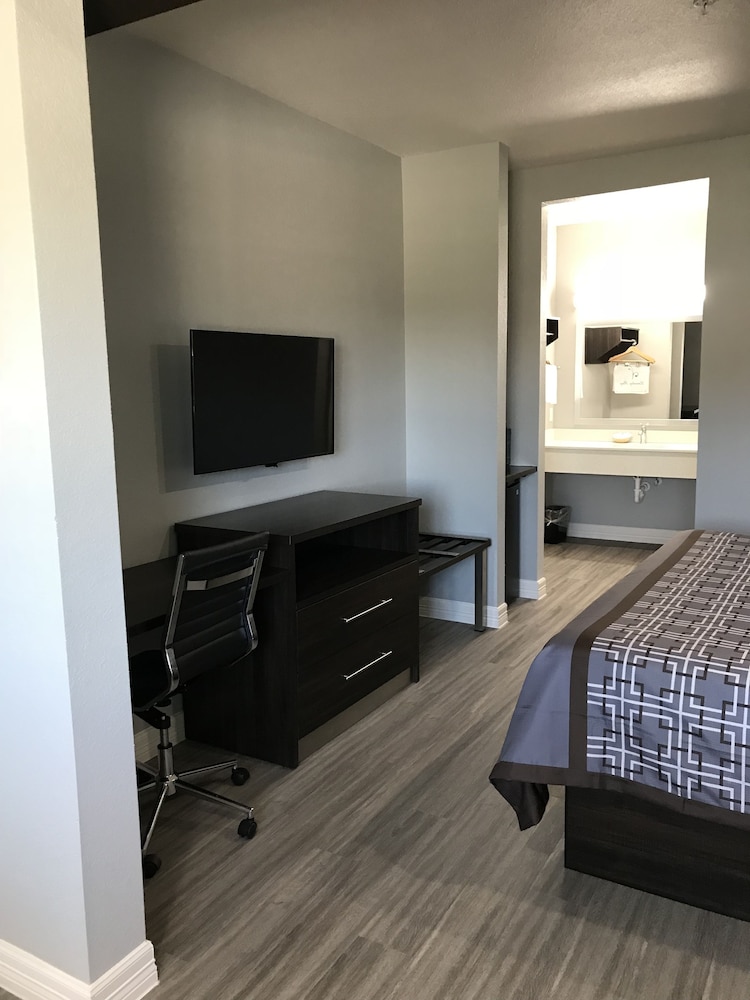 The Residency Suites 17/36