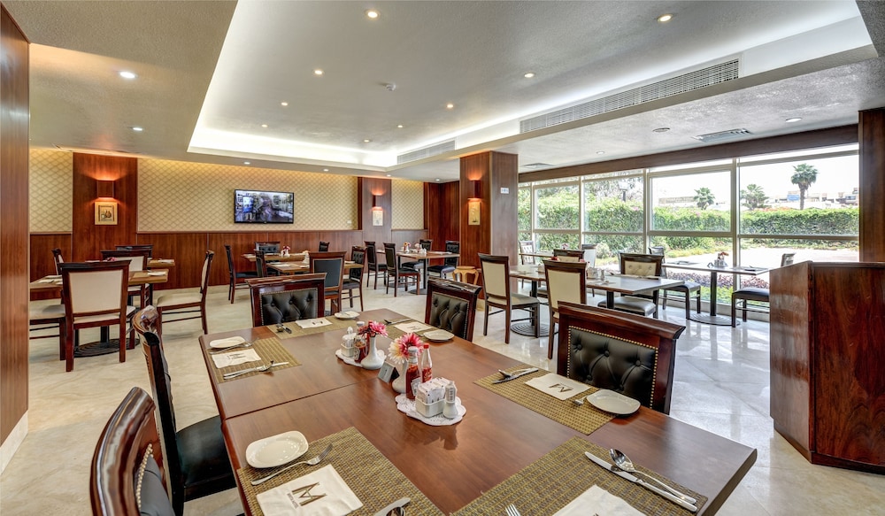 MIRITA HOTEL 28/36