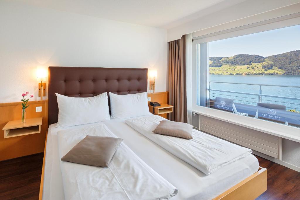 Panorama, Double or Twin Bed, Lake View