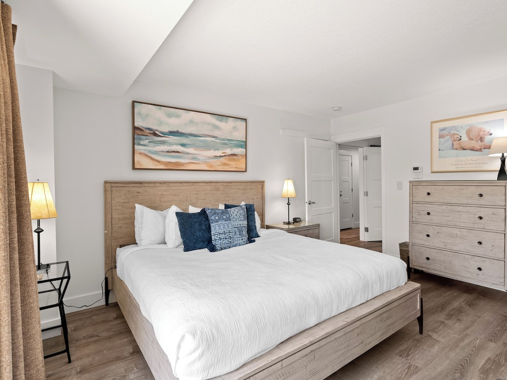 1 BEDROOM, CONDOMINIUM