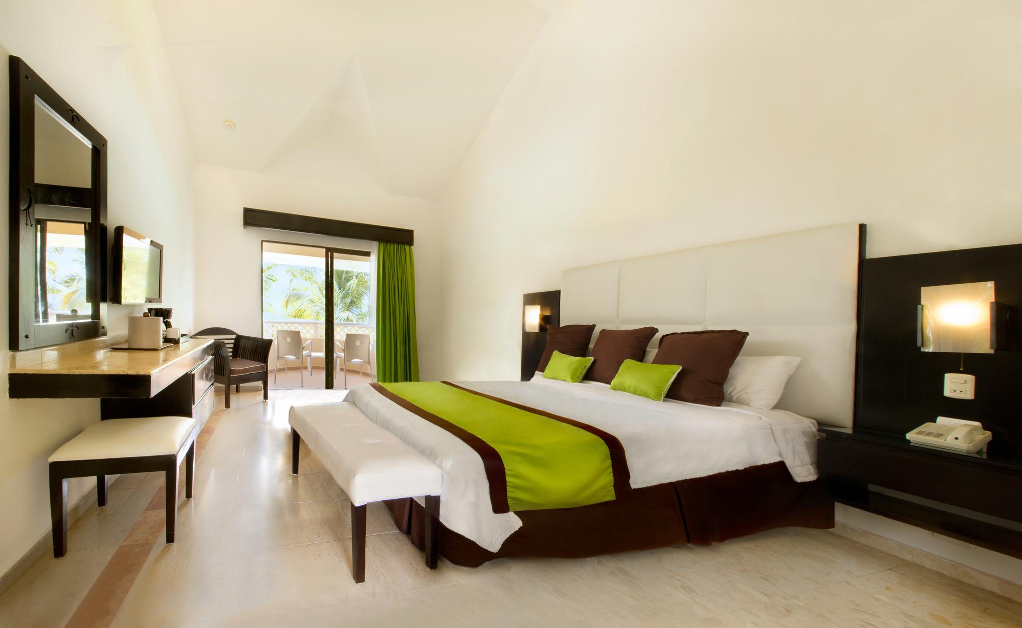 Superior, Single, Ocean Front, Balcony or Terrace