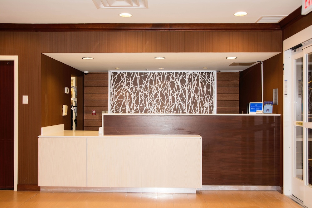 Fairfield Inn Suites Butler 5/50