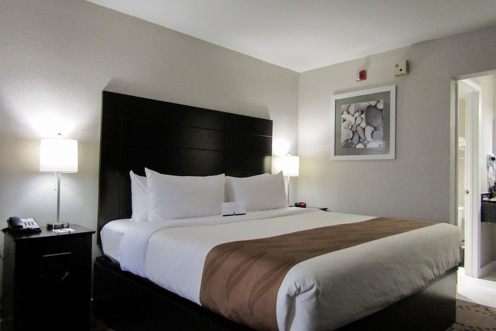 Quality Inn & Suites Kissimmee near Main Gate 16/41