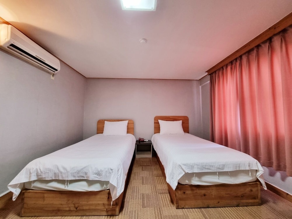 Hotel G 11/23