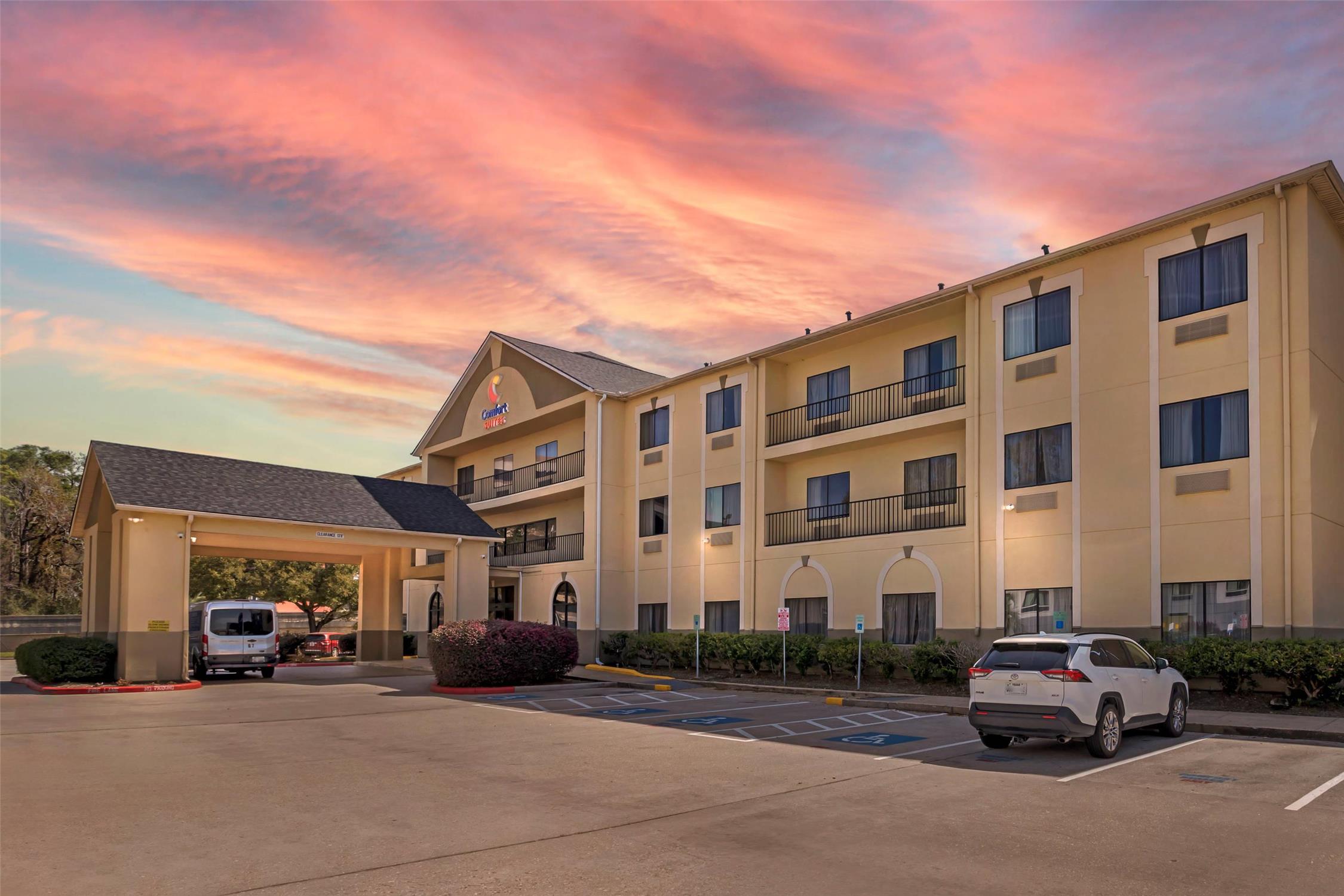 Comfort Suites Bush Intercontinental Airport 13/15