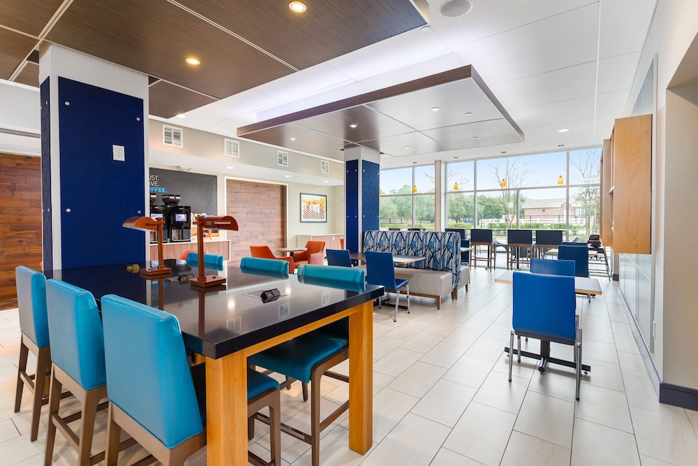 Holiday Inn Express Suites Houston Nw Cypress Grand Pky 39/63