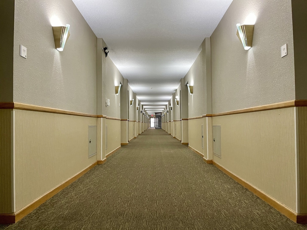 FairBridge Inn & Suites Fort Wayne 49/52