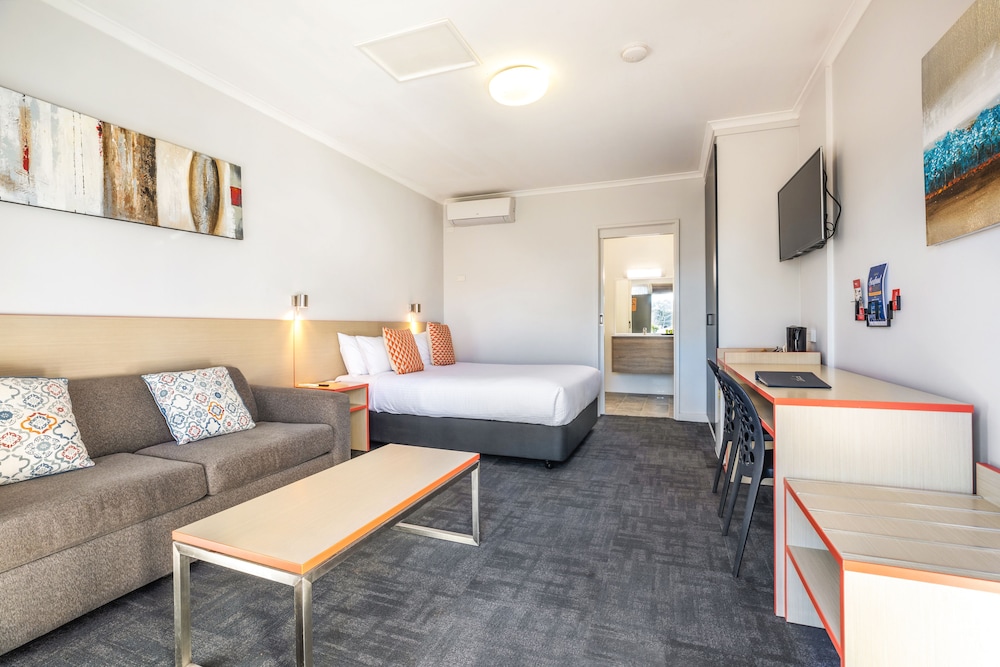Nightcap at Ferntree Gully Hotel Motel 41/65