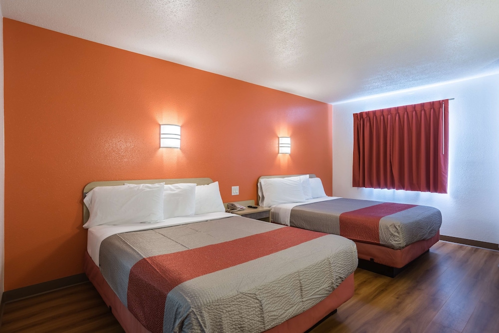 Motel6 Dale, IN 29/45