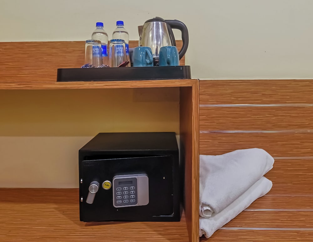 Max Hotel Prayagraj 30/48