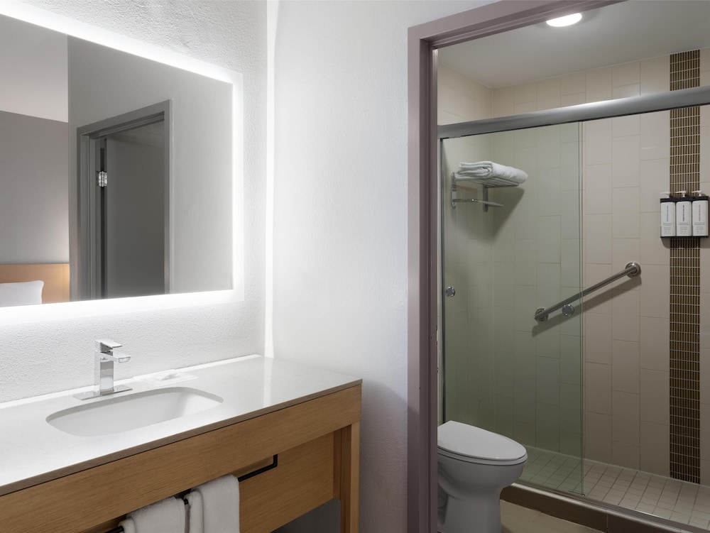 Hyatt Place Greenville/Haywood 57/58