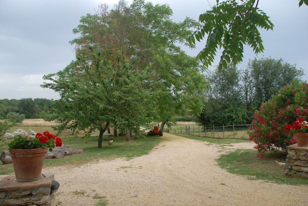 Agriturismo Podere Conte Ràcani 26/40