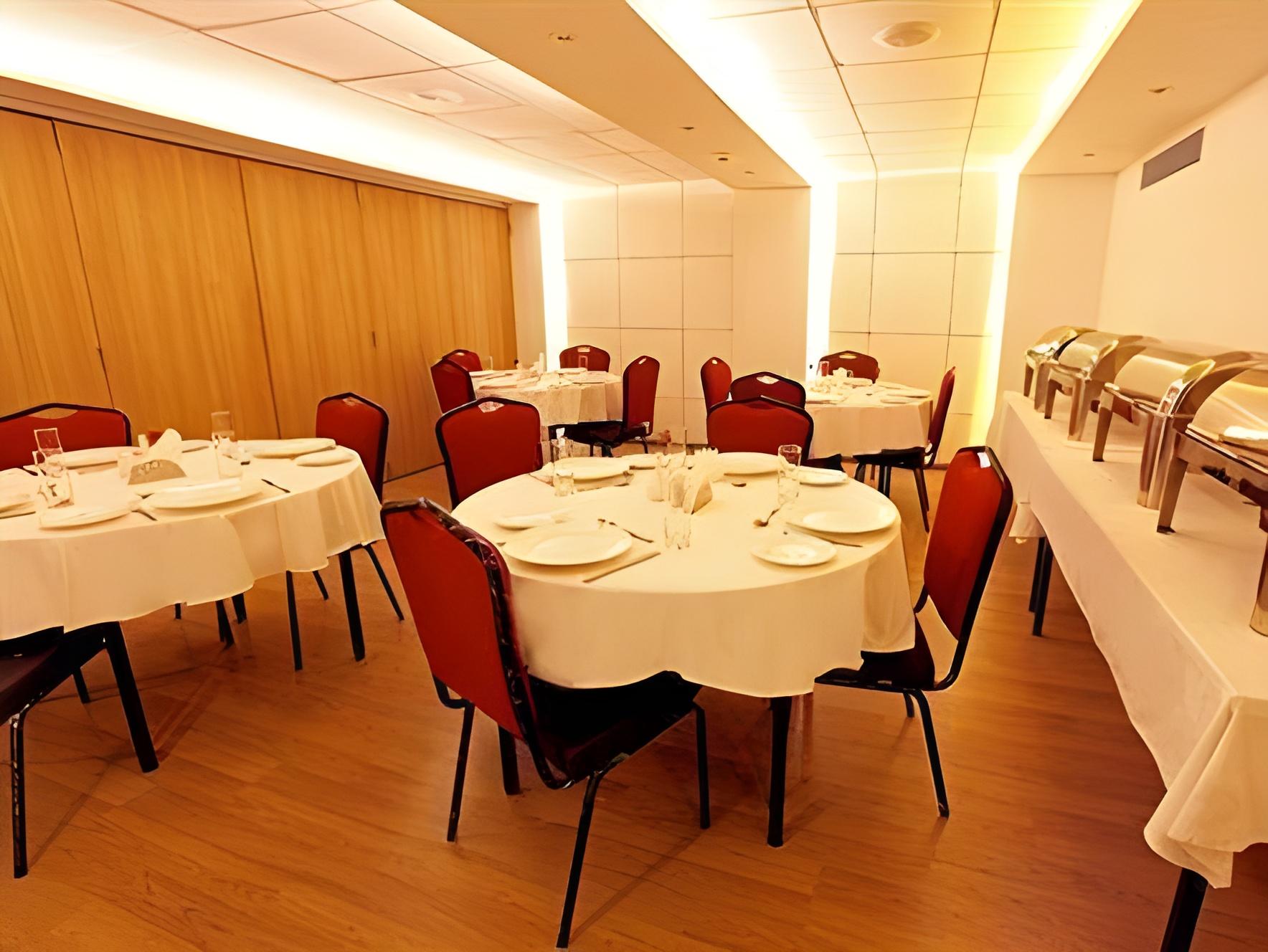Mumbai Metro - The Executive Hotel 29/42