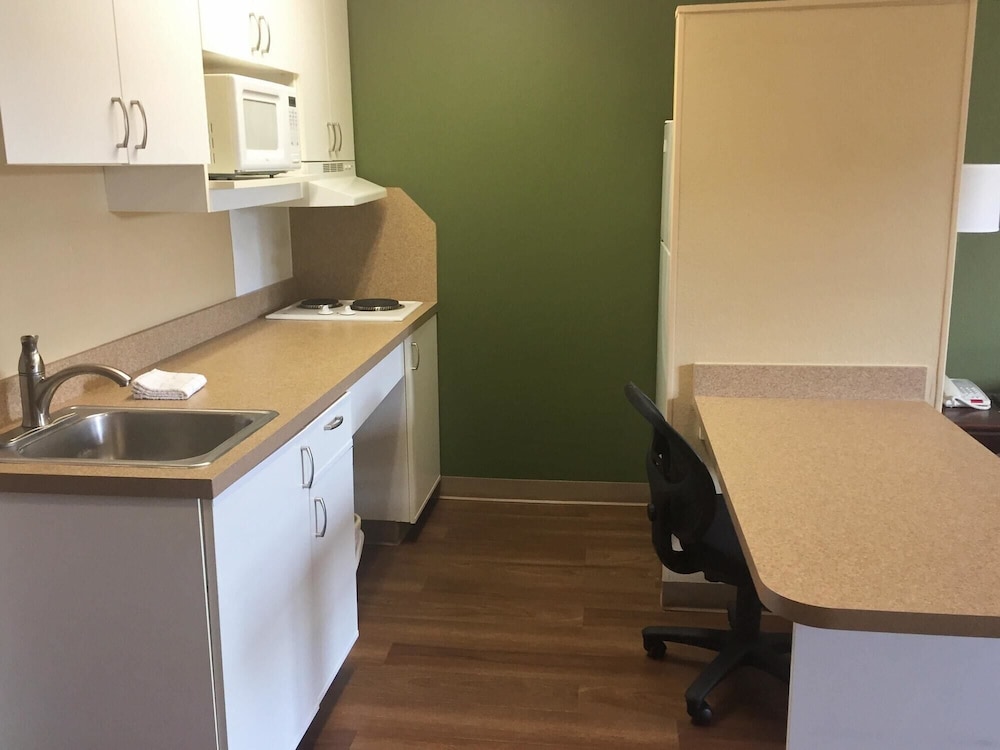 Studio 6 Extended Stay Rochester Greece NY 56/57