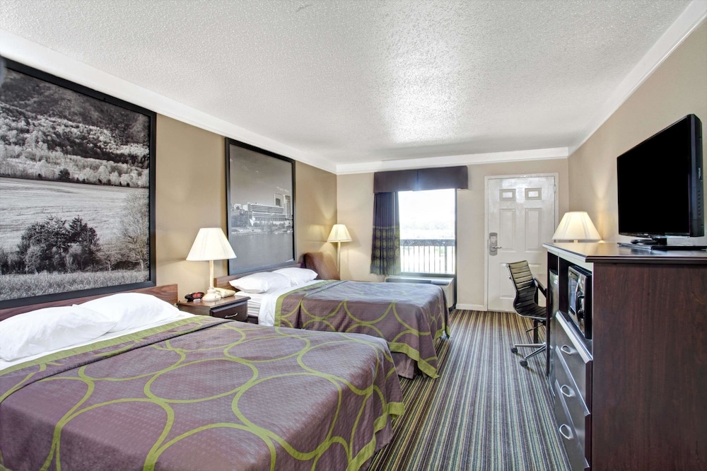 Super 8 By Wyndham Knoxville East 5/38