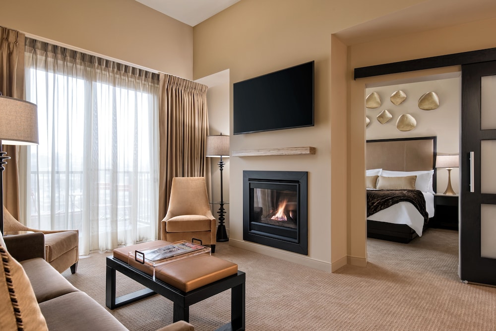 Inn At 500 Capitol 30/53