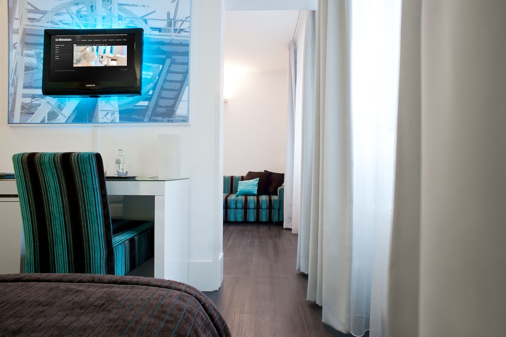 Hotel Ecu 11/32