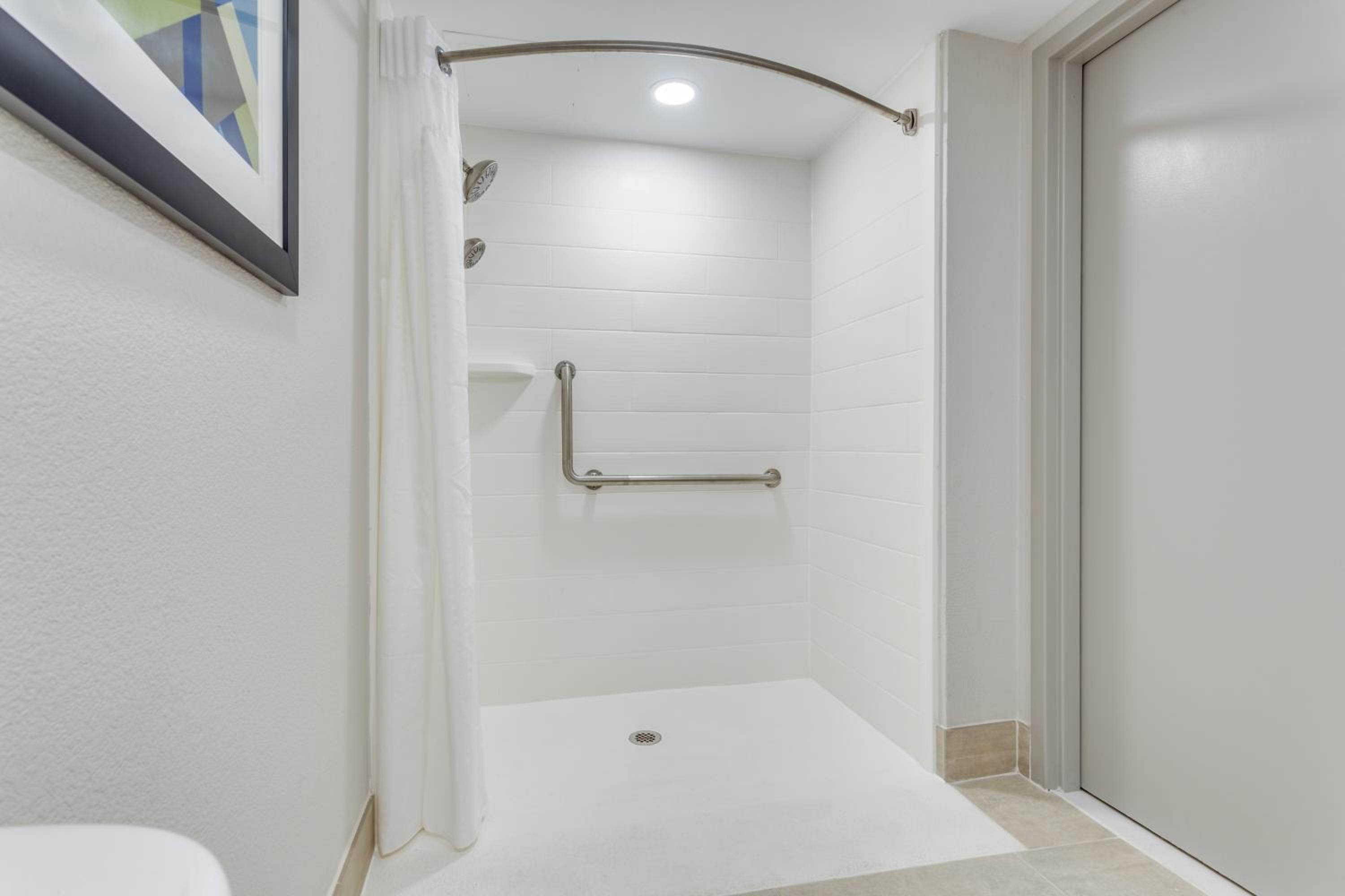 استوديو بسرير كوين لذوي الإعاقة، Holiday Inn Express Exton - Great Valley 6/8