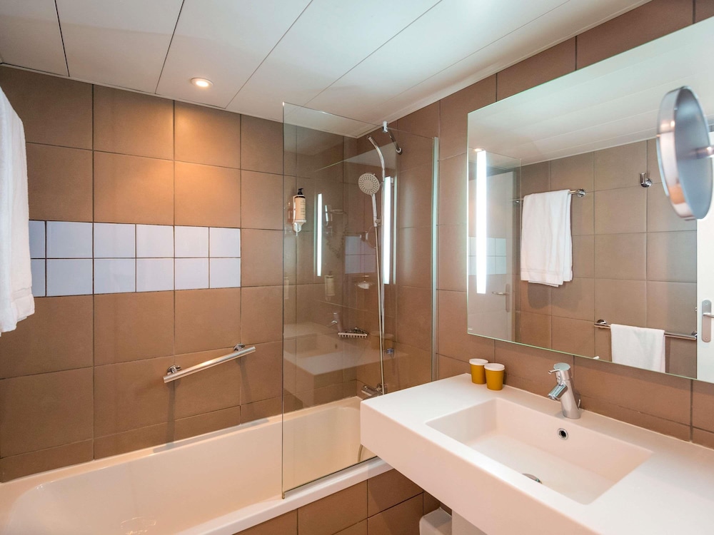 MERCURE CANNES MANDELIEU 57/60