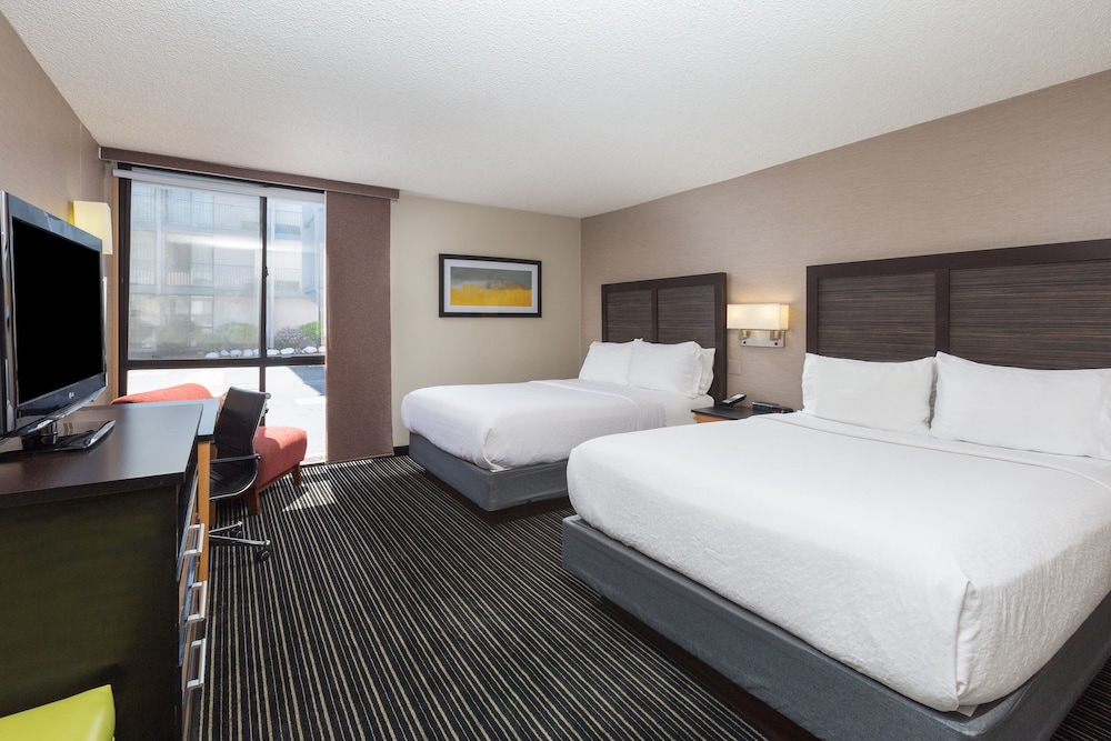 Holiday Inn Dublin Pleasanton 12/70