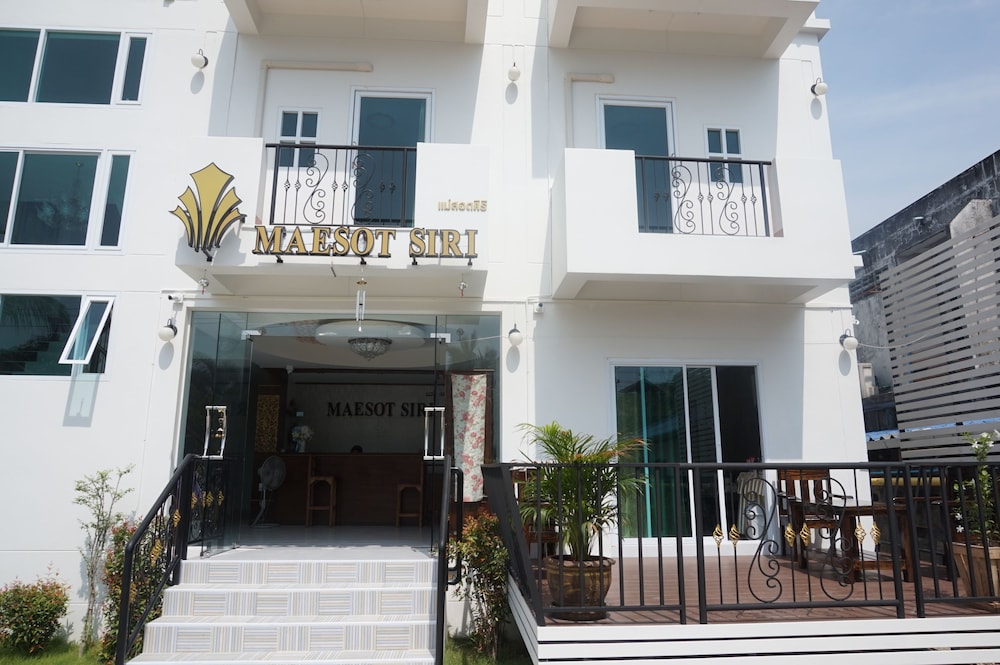 Maesot Siri Hotel 8/50