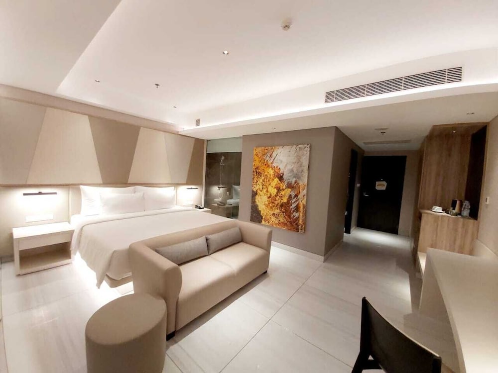 PREMIER SUITE