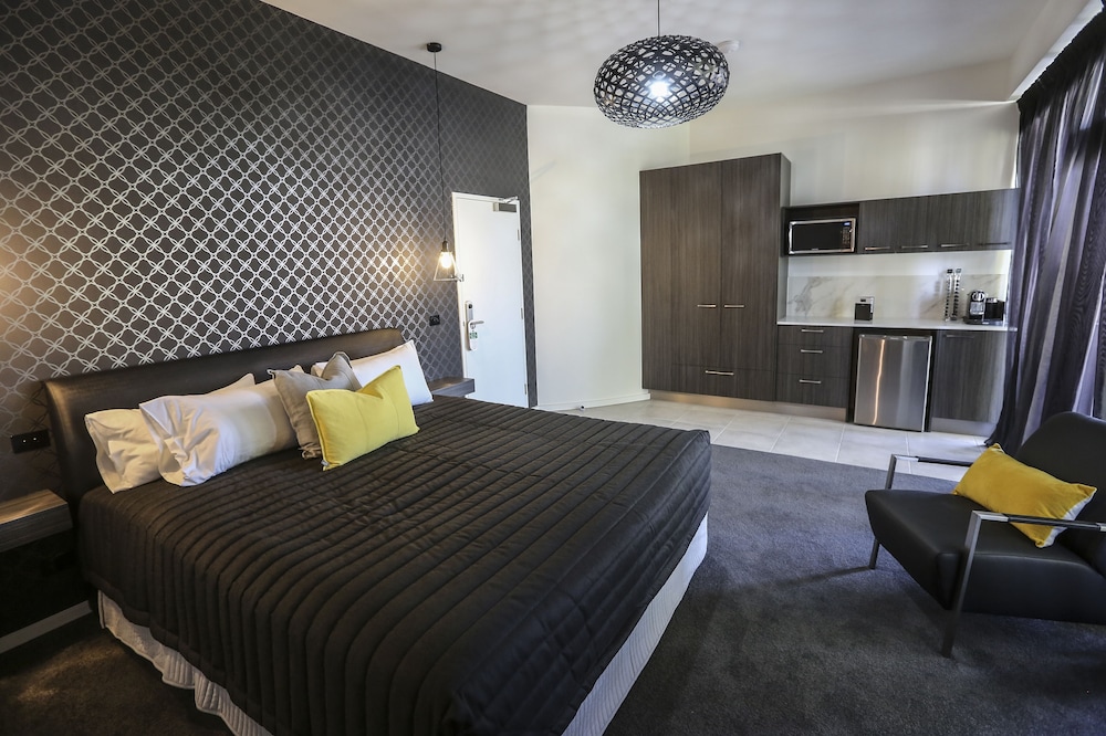 Indulge CBD Apartments 16/50