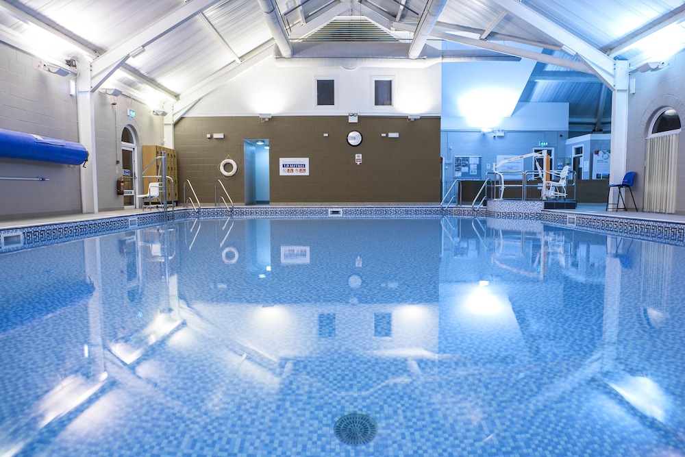 swimming pool spa
