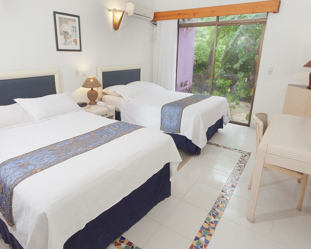Hotel Cocoplum Beach 30/73
