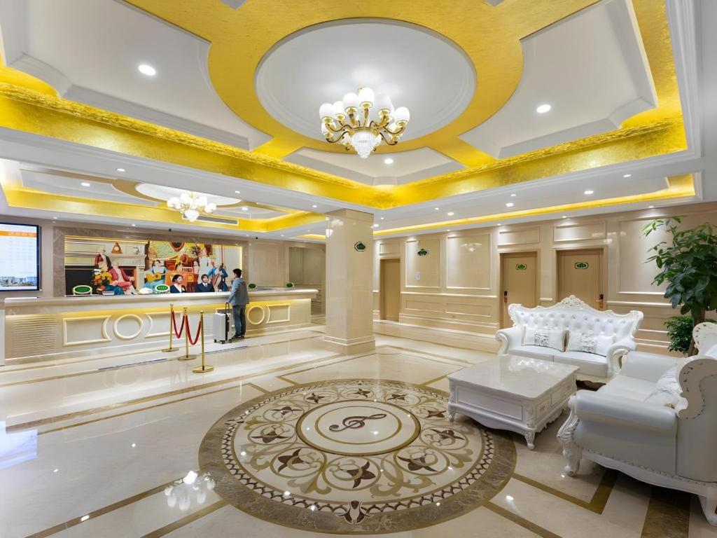 Vienna Hotel (Wuhan Jiangang Metro Station) 12/59