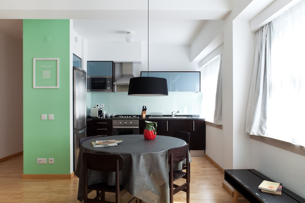 The Lisbonaire Apartments 39/49