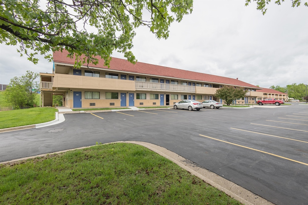 Motel6 Overland Park, KS in OVERLAND PARK - KS