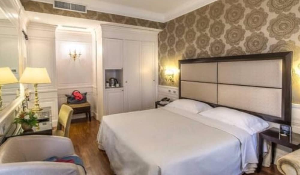 Albergo Del Senato 12/40