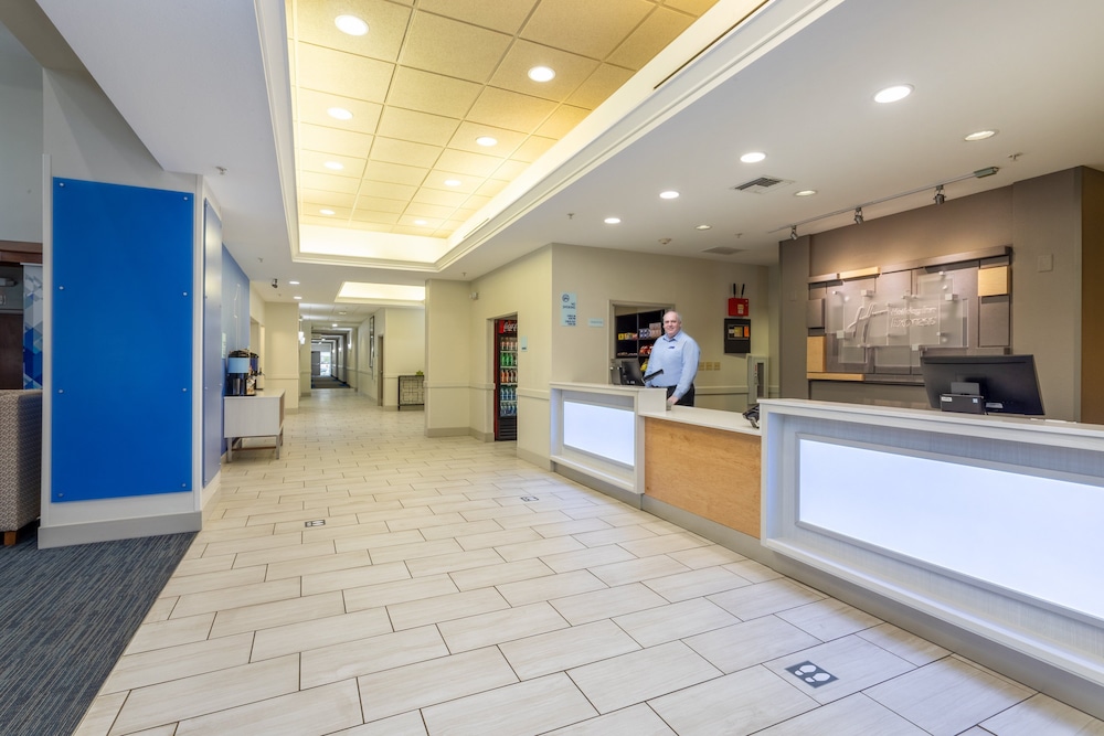 Holiday Inn Express Crystal River 9/59