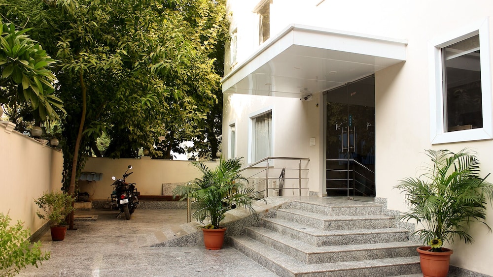 Ess Kay Ess Villa I 4/41