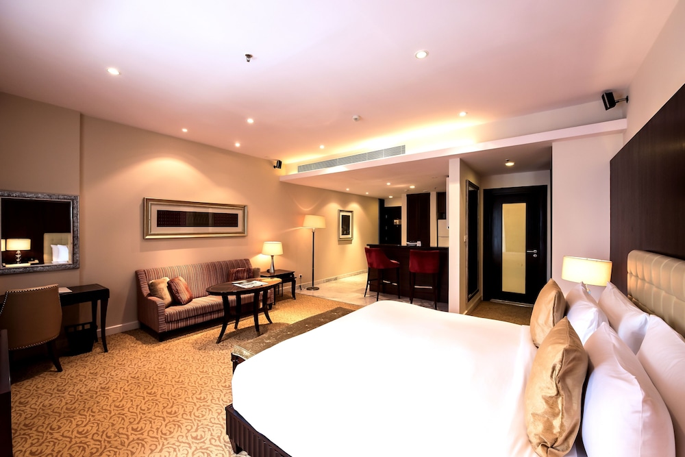 Oakwood Premier Prestige Ub City Bangaluru 28/55