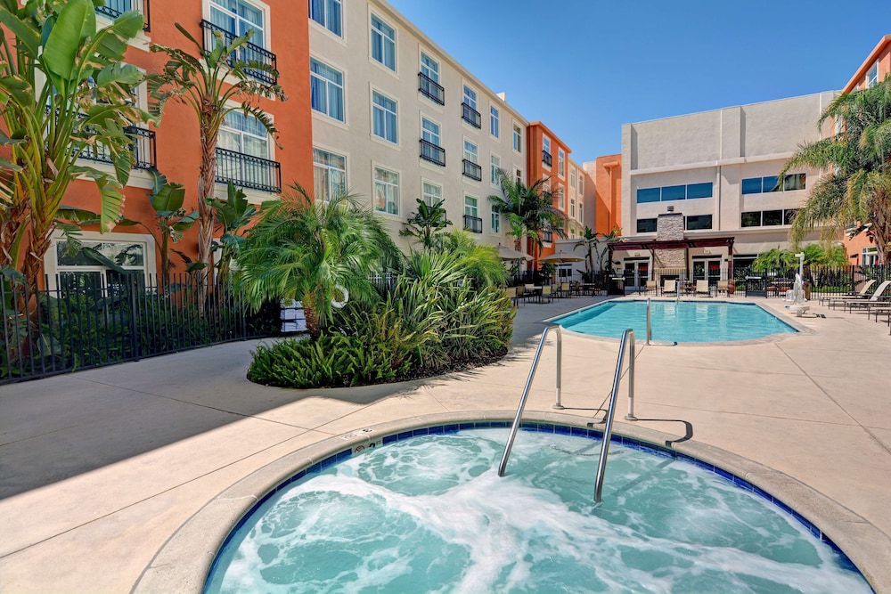 Embassy Suites Valencia in VALENCIA - CA