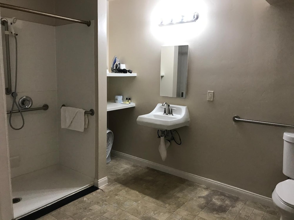 La Jolla Riviera Inn 15/45