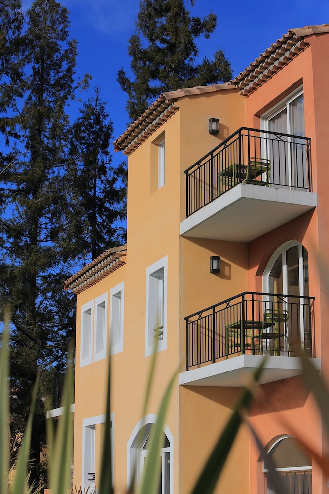 Adonis Mougins in MOUGINS