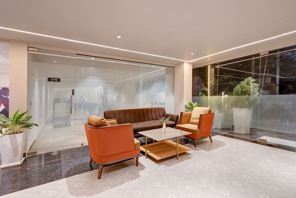 Saltstayz Premier Sector 42 - Golf Course Road 15/62