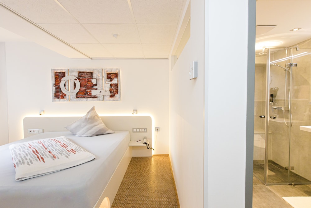 COMFORT, DOUBLE BED